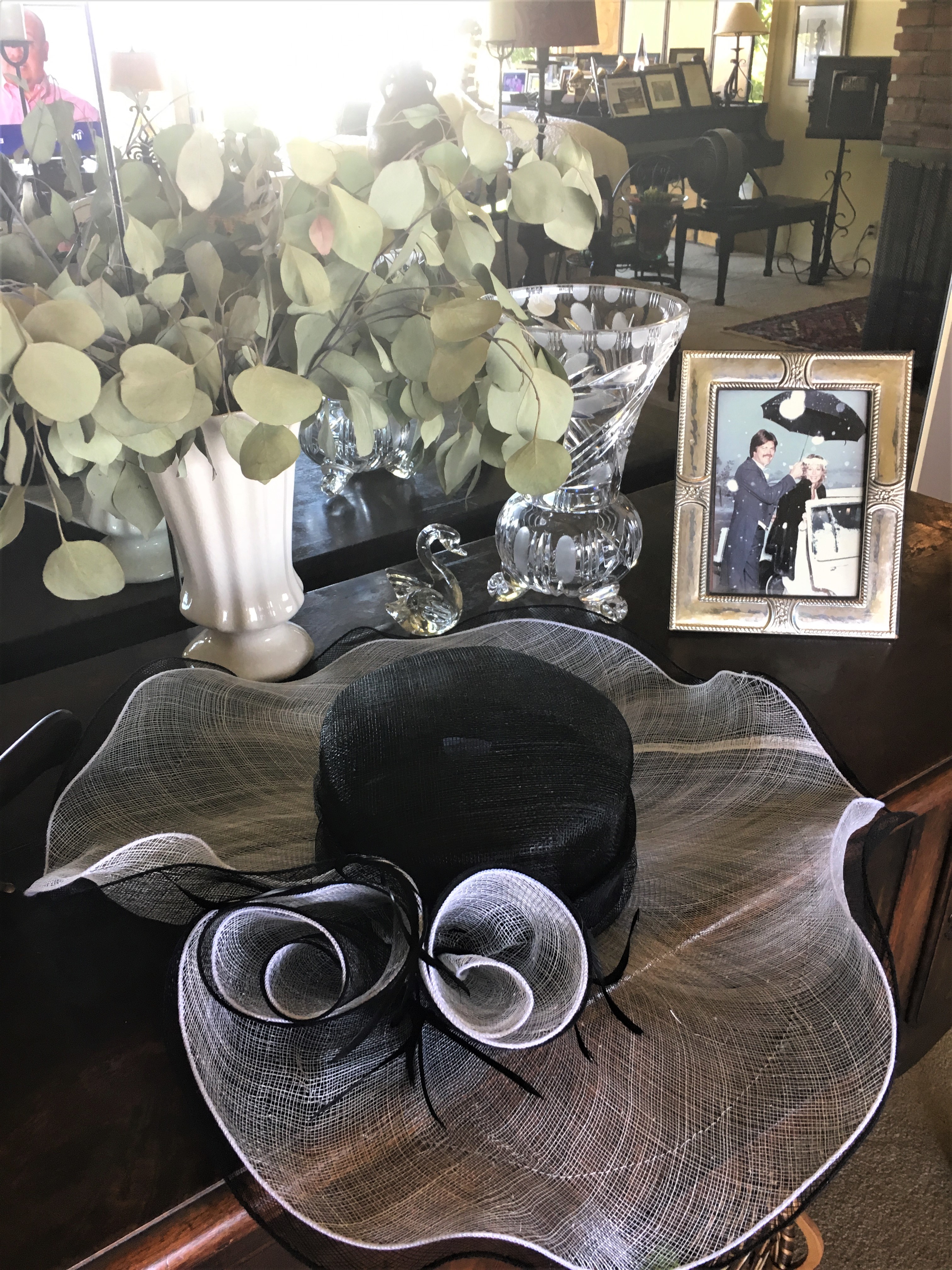 Voilet's Boutique Black & White Hat